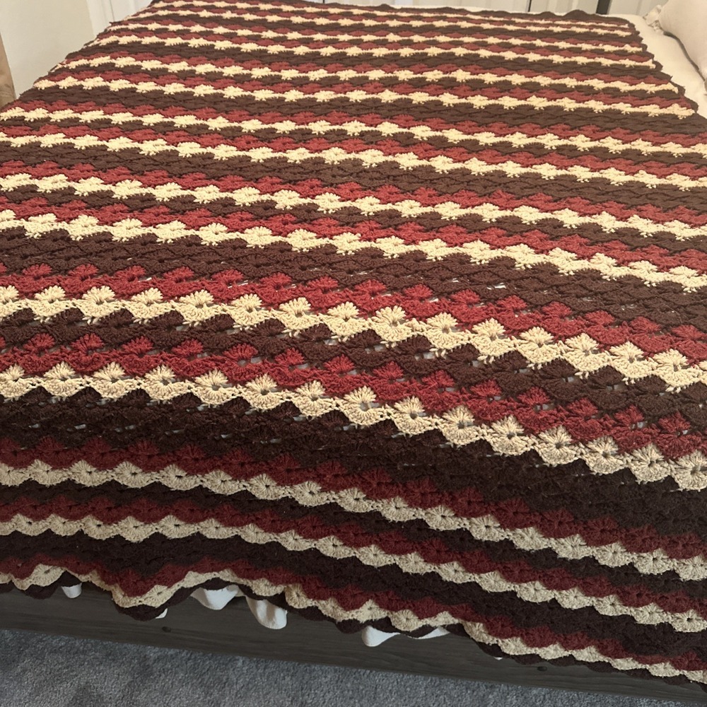 Vintage Crochet Hand Knitted Afghan Blanket 74"X47" Catherine Wheel